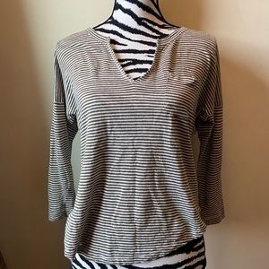 Madewell v neck tan striped shirt size XS